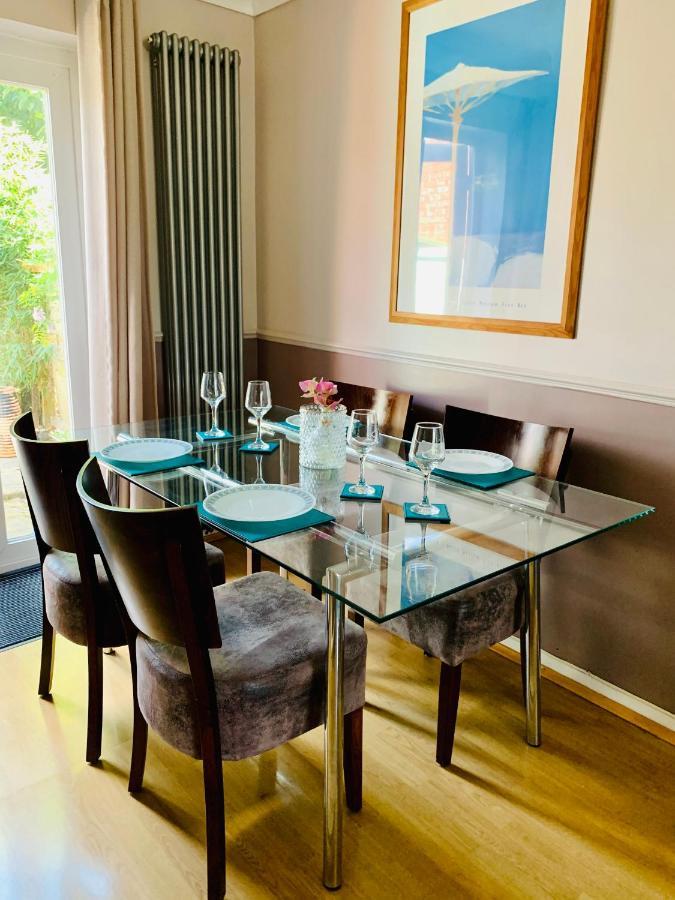 The Lake House, Woking Eksteriør bilde