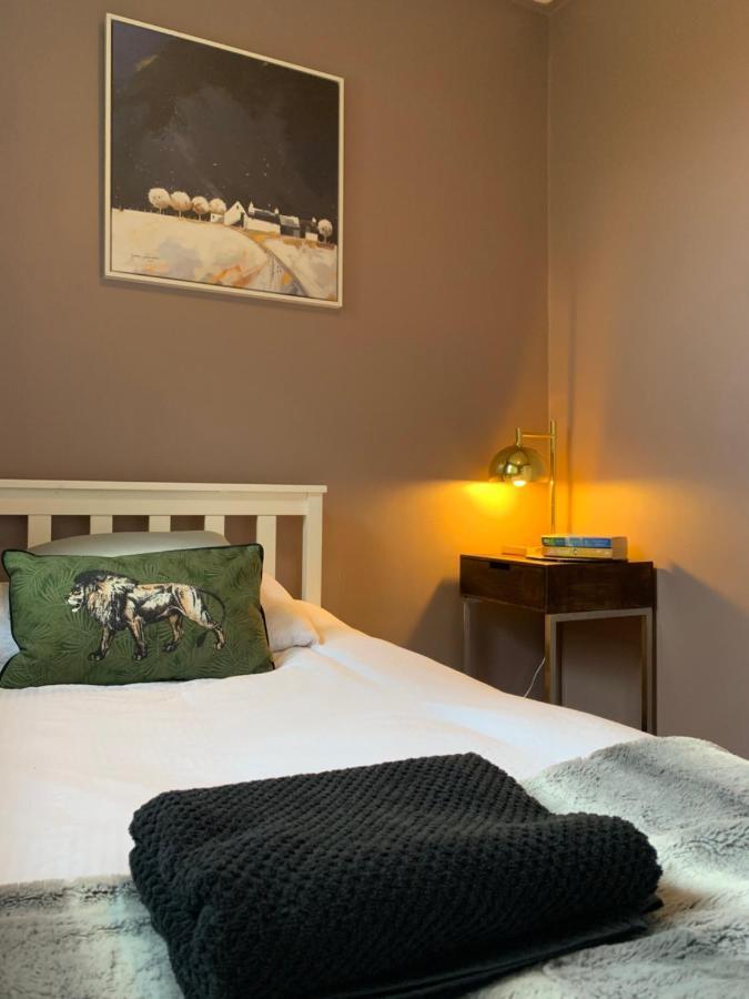 The Lake House, Woking Eksteriør bilde